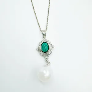 Vintage Hofstil Silberkette mit grünem Stein und baumelndem Perlenanhänger für Damen