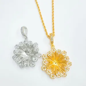Detailansicht von Zirkonia Blumen Anhänger Halsketten Rohlinge in Gold und Silber.