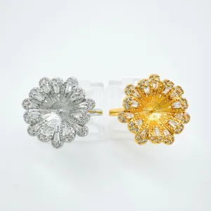 Exquisites Blumen-Ringrohling-Fassung mit Zirkonia-Steinen, in Silber und Gold erhältlich.