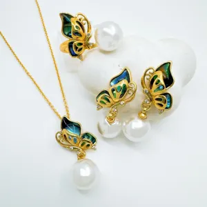 Exquisite detail view of the fashion butterfly pearl jewelry set with sparkling mother-of-pearl.