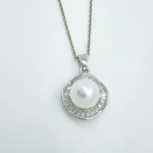 Geometric pearl pendant necklace with sparkling zirconia and fine chain for women