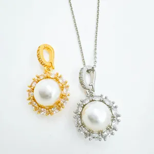 Collana con ciondolo di perle stile europeo e americano, elegante design con zirconi lucidi.