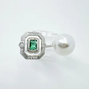 Exquisite vintage DIY jewelry component with green gemstone and elegant pearl detail.