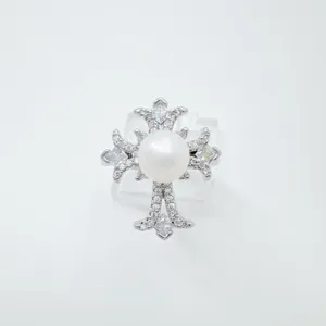 Vintages Perlen Kreuz Ring mit Zirkon Besatz, elegante französische Retro Damenschmuck.