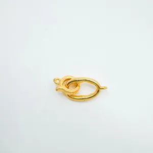 Connecteur de bijoux DIY doré vue détaillée, idéal pour la création de projets faits main.