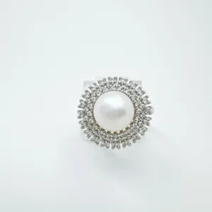 Koreanische süße Perlenring mit doppelten Halo Zirkon, eleganter Fingerschmuck für Damen.