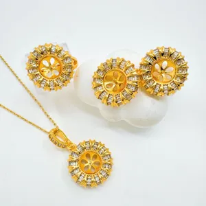 Set montatura per gioielli DIY color oro con ciondolo, orecchini e anello con pietre luminose.