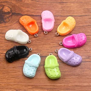 DIY Harz Mini Clog Schuh Anhänger 15x31mm bunte Handyhülle Zubehör Set mit 9 Farben