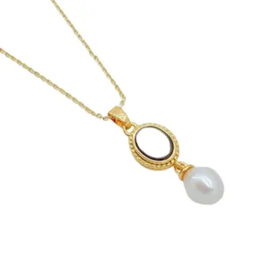 Collier pendentif perle baroque avec cadre ovale plaque or vue principale