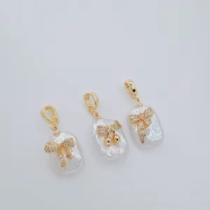 Barock Süßwasser Perle Schleife Anhänger Detail, 18k vergoldeter DIY Charm für Halskette.