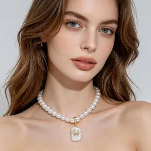 Elegante Perlen-Choker-Halskette mit Barockperlen-Schmetterling-Zirkon-Anhänger für Damen Schmuck
