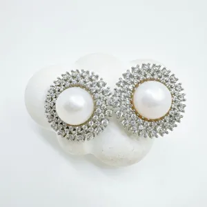 Exquisite pearl and zirconia cluster jewelry accessory pendant fine detail view