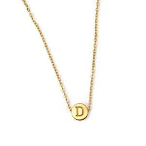 Collier pendentif lettre D en acier inoxydable plaqué or 18K minimaliste pour femmes.