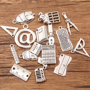 DIY alliage metal breloques apprentissage papeterie miniature pendentif gros plan details