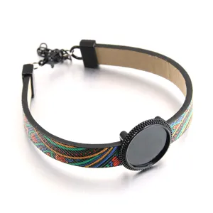 Nahaufnahme Detail DIY Rohling Lünette Lederarmband Legierung Schale Mode Schmuck Zubehör