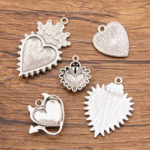 Vintage silver heart pendants gothic alloy charms DIY necklace earrings jewelry making accessories
