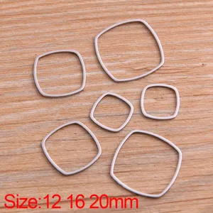 Cadres biseaux carrés en acier inoxydable pour l'artisanat DIY et la fabrication de bijoux.