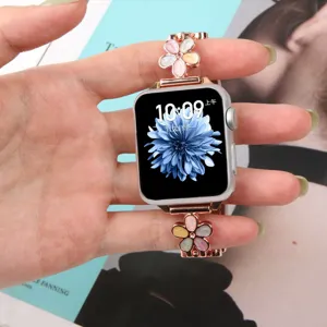 Cinturino per orologio in metallo e fiore epossidico compatibile con Apple Watch oro rosa
