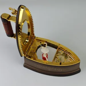 Boite a musique a bijoux en forme de fer a repasser vintage avec ballerina et miroir.