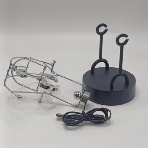 Péndulo de caos de metal movimiento perpetuo juguete de escritorio detalle con base y cable USB.