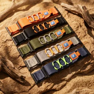 Bracelet de montre en nylon tressé boucle alpine compatible avec Apple Watch réglable.