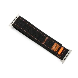 Bracelet de montre en jean noir avec coutures orange compatible avec les accessoires smart