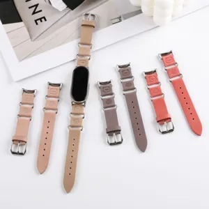Bracelet de montre en cuir compatible Apple Watch, design gaufré d'ours mignon, multicolore.