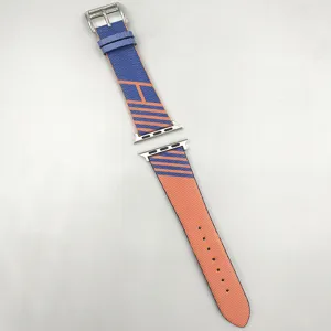 Bracelet de montre de rechange en cuir coloré compatible avec Apple Watch, design rayé élégant.