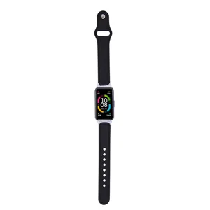 Cinturino smartwatch di ricambio in vera pelle con connettori in metallo per fitness tracker.