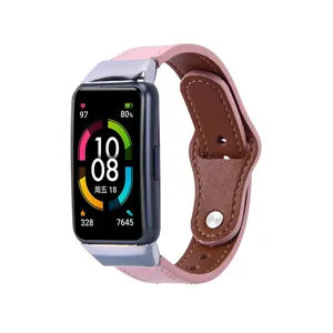 Cinturino di ricambio in vera pelle con connettori in metallo per smart watch fitness.