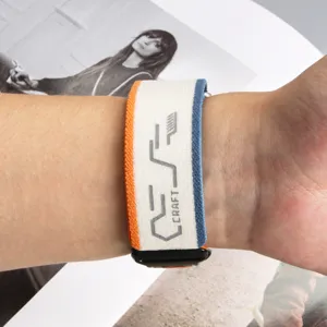 Bracelet de montre en nylon velcro trail compatible smartwatch, durable et confortable.