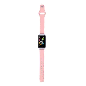 Cinturino di ricambio per smartwatch in vera pelle rosa con connettori metallici resistenti.