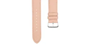 Détail de bracelet de montre en cuir rose grain litchi, sangle de rechange douce boucle argent.