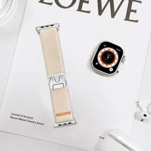Cinturino di ricambio in nylon intrecciato con fibbia metallica a paracadute per Apple Watch.