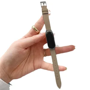 Cinturino di ricambio in pelle con custodia in metallo compatibile con smart fitness tracker.