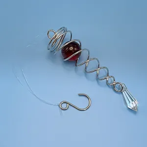 Edelstahl Spirale fur Windspiel Windspinner aus Metall mit rotem Glasball Anhanger
