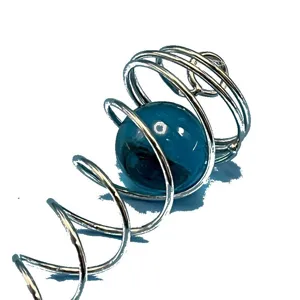 Edelstahl Spiral Windspiel Schwanz mit blaue Kristall Glaskugel für Gartendekoration.