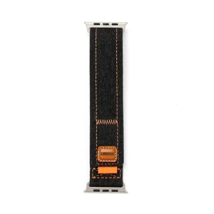 Bracelet tissé en jean de rechange pour Apple Watch avec coutures orange et étiquette en cuir.