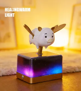 Simpatico maialino volante luce notturna luminosa ornamento atmosfera regalo compleanno