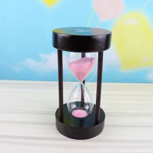 Runder hölzerner 15 Minuten Sanduhr Timer dekorative Tischdekoration mit rosa Sand