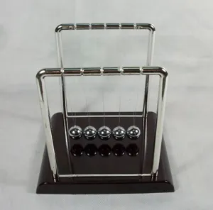 Péndulo de Newton de metal física ciencia escritorio decoración con base de madera
