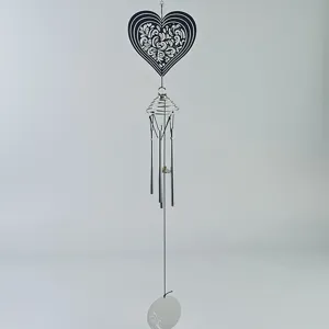 Roestvrijstalen hart windgong hangende decoratie met metalen buizen voor thuis en tuin.