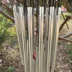 Outdoor Metall Windspiel mit Holzscheibe, moderne hängende Garten Balkon Dekoration.