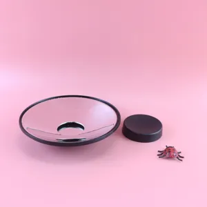 Detailansicht des 3D Miraskops mit Hohlspiegeln und Insekten-Modell für optische Täuschungen.