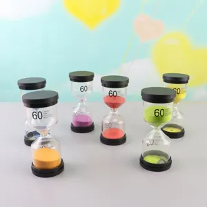 Kreativer bunter 60 Minuten Kunststoff sturzsicherer Sanduhr Timer für Heimdekoration.
