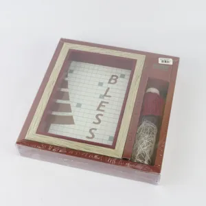 Ensemble cadeau de cadre photo en bois décoratif avec texte de bénédiction et ornement.