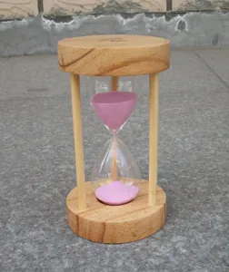 Großhandel runde hölzerne 15 Minuten kreative Timing Sanduhr Tischdekoration rosa Sand.
