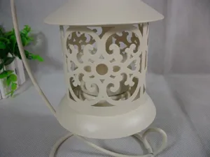 Bougeoir en fer creux europeen deco maison vintage mariage ornement design exquis detail.