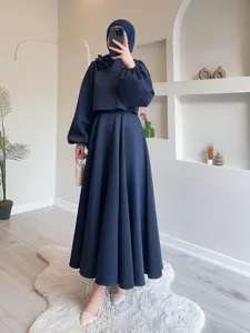 Conjunto de vestido de dos piezas de manga larga para mujer con decoración floral elegante