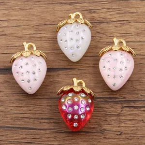 Colgante Abalorio de Fresa 3D Chapado en Oro de Acero Inoxidable 304 con Estrás Joyería de Fruta Linda Accesorio de Collar DIY